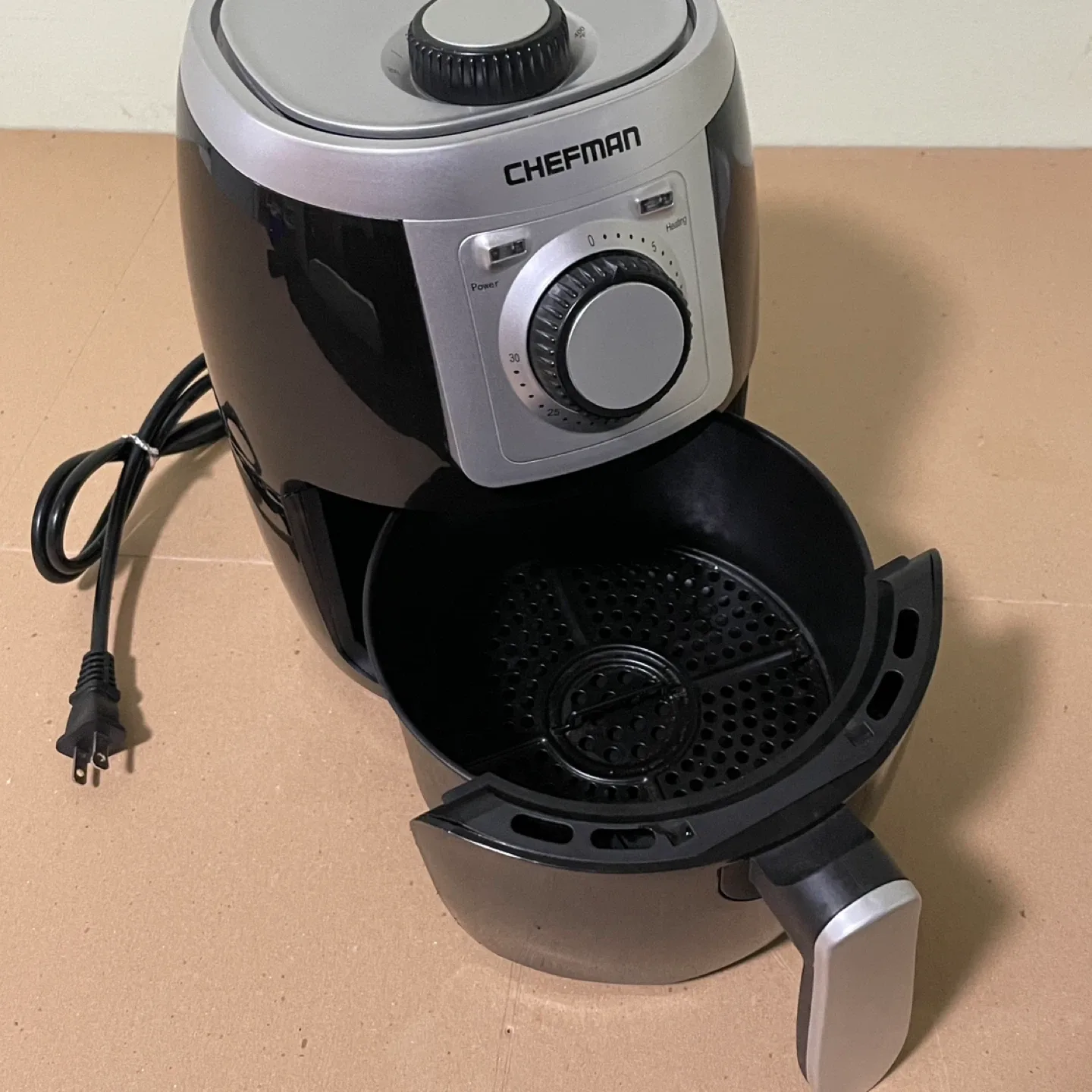 Chefman TurboFry 2-Quart Air Fryer image indicator(4)