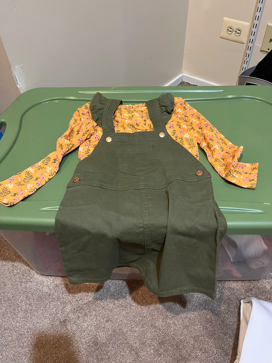 BCBG Girls Size 5 Overalls Set