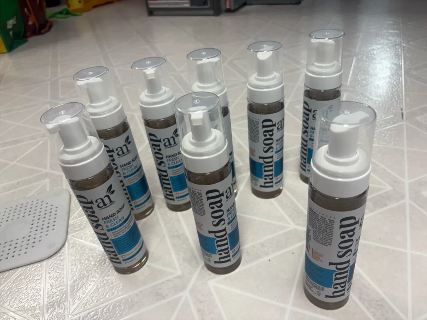 an aromatheraputics Hand Soap Fresh & Clean