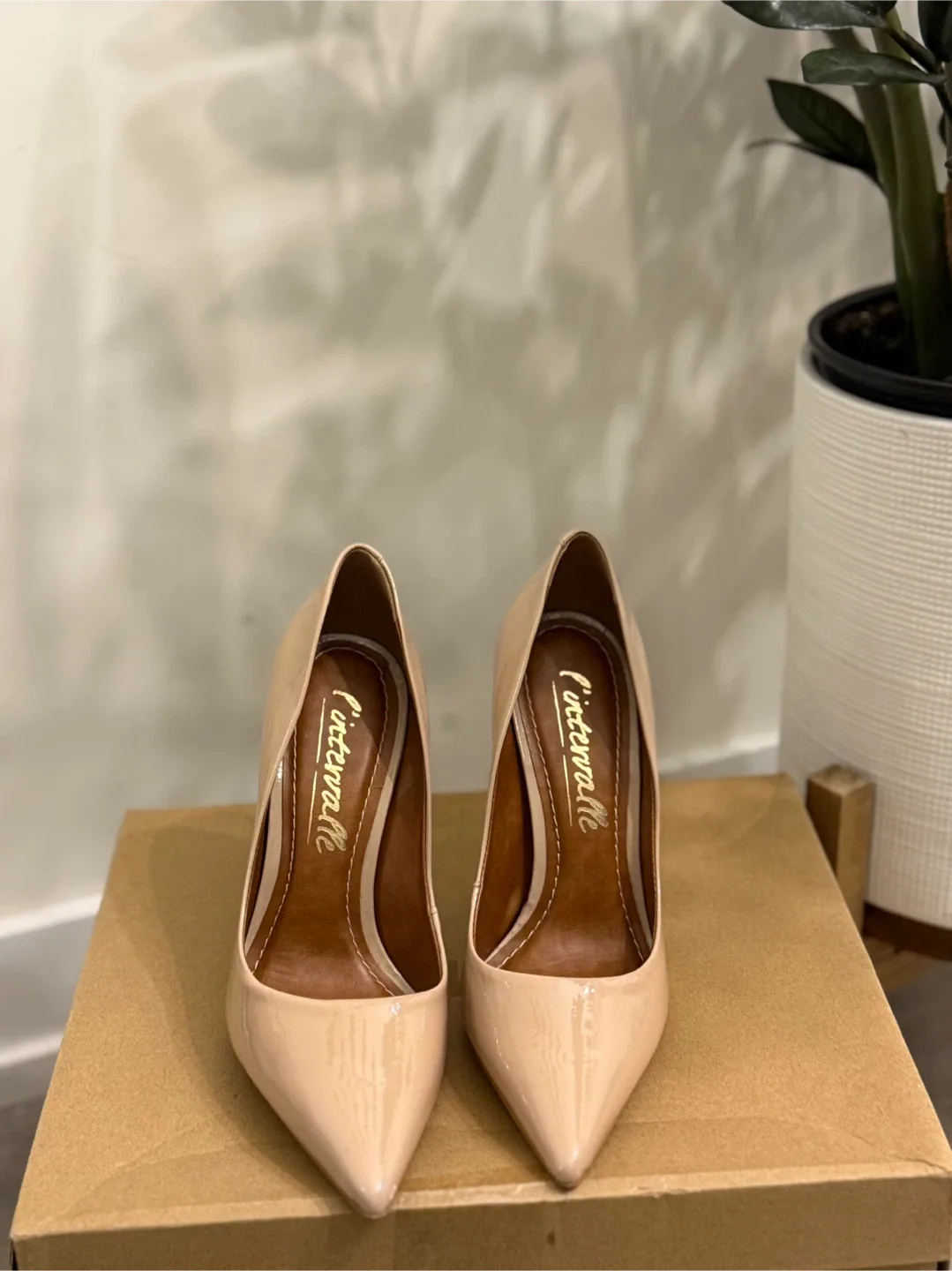 L'intervalle Beige Patent Leather Heels - Size 5