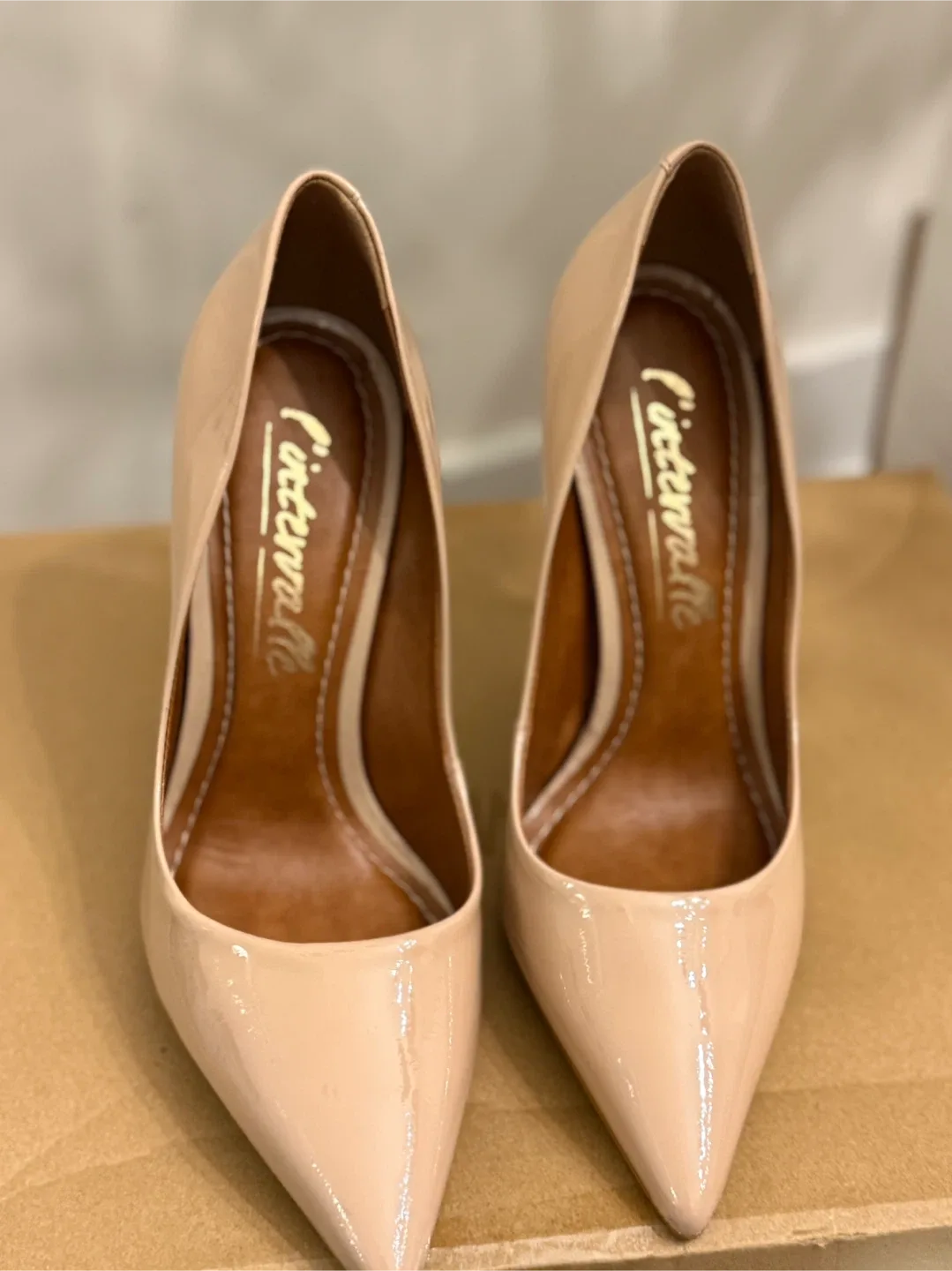 L'intervalle Beige Patent Leather Heels - Size 5