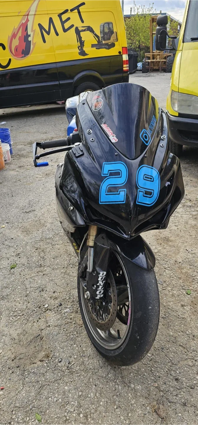 Suzuki gsxr 600