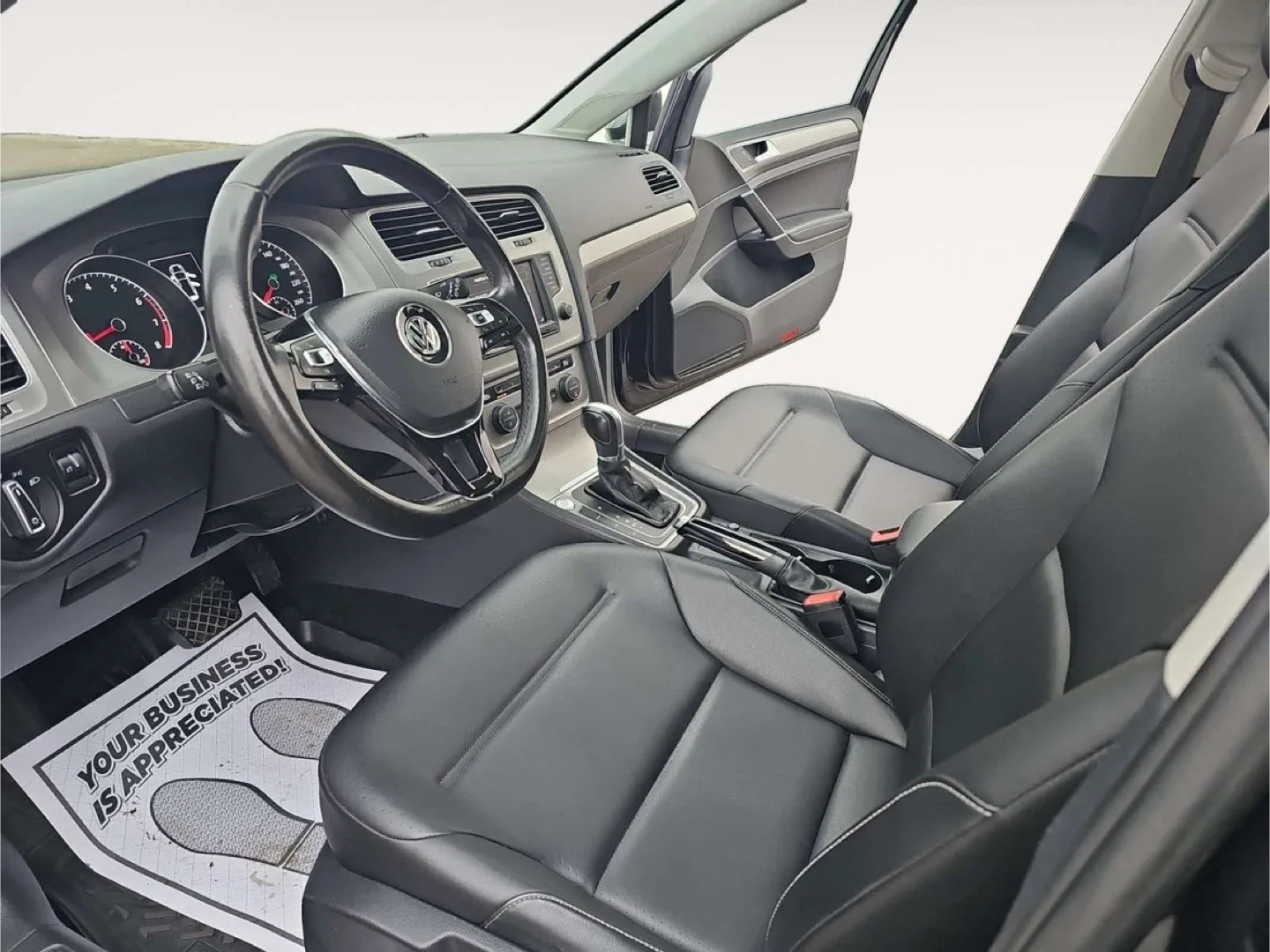 2017 Volkswagen Golf SportWagon - Black image indicator(5)