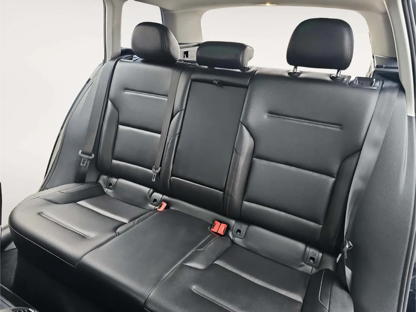 2017 Volkswagen Golf SportWagon - Black image indicator(8)