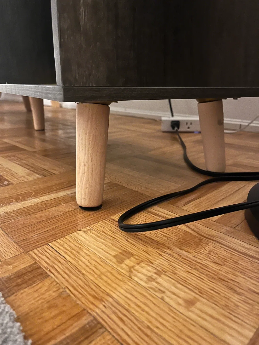 Flrrtentv 8-Cube Bookshelf - Grey Oak (47”) image indicator(5)