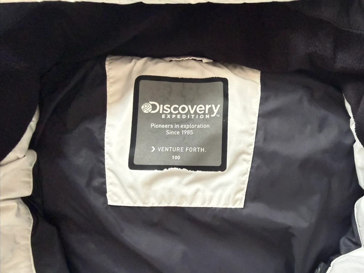 Discovery Expedition White Puffer Jacket - Size S image indicator(3)