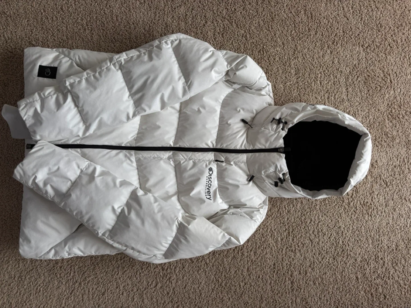 Discovery Expedition White Puffer Jacket - Size S image indicator(2)