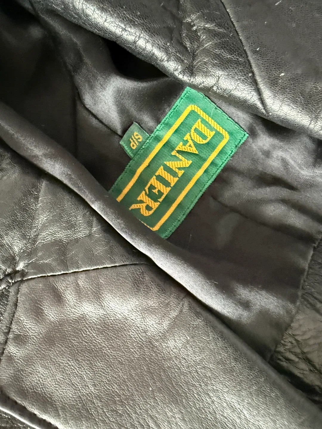 Discovery Expedition White Puffer Jacket - Size S image indicator(4)