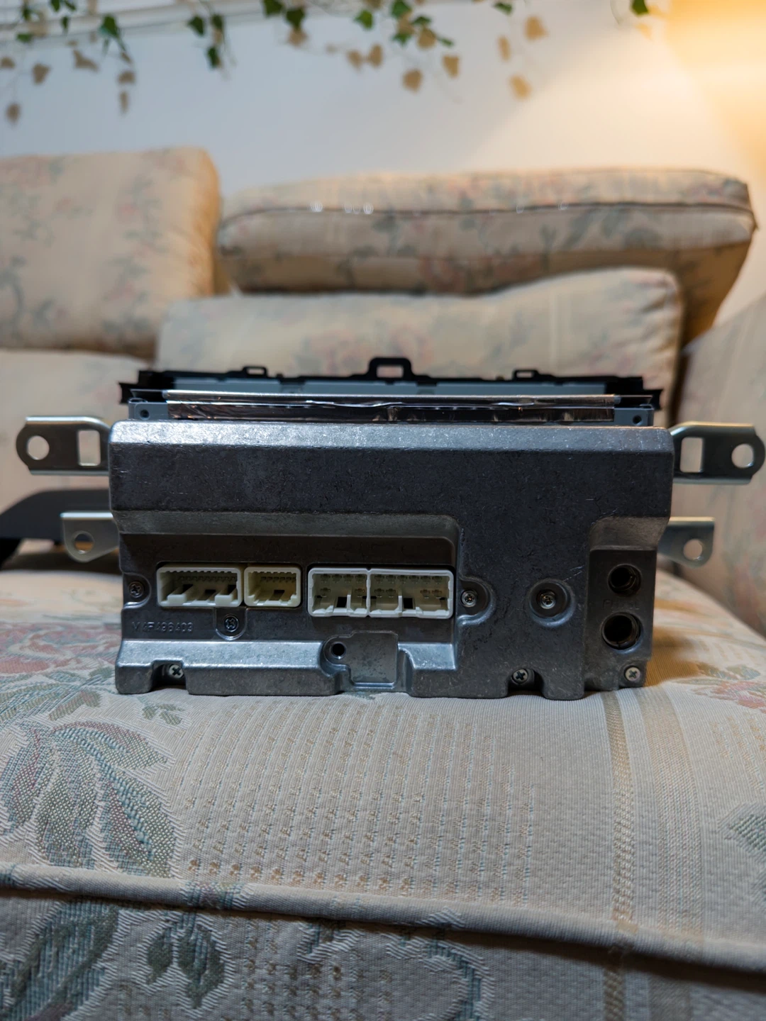 Toyota Corolla 2010 Original Radio and AC panel - photo 2