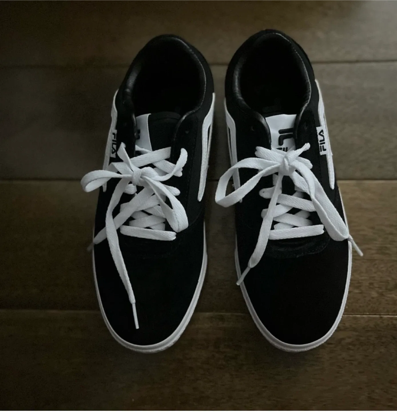 Women’s Fila Black Sneakers size 8 image indicator(5)