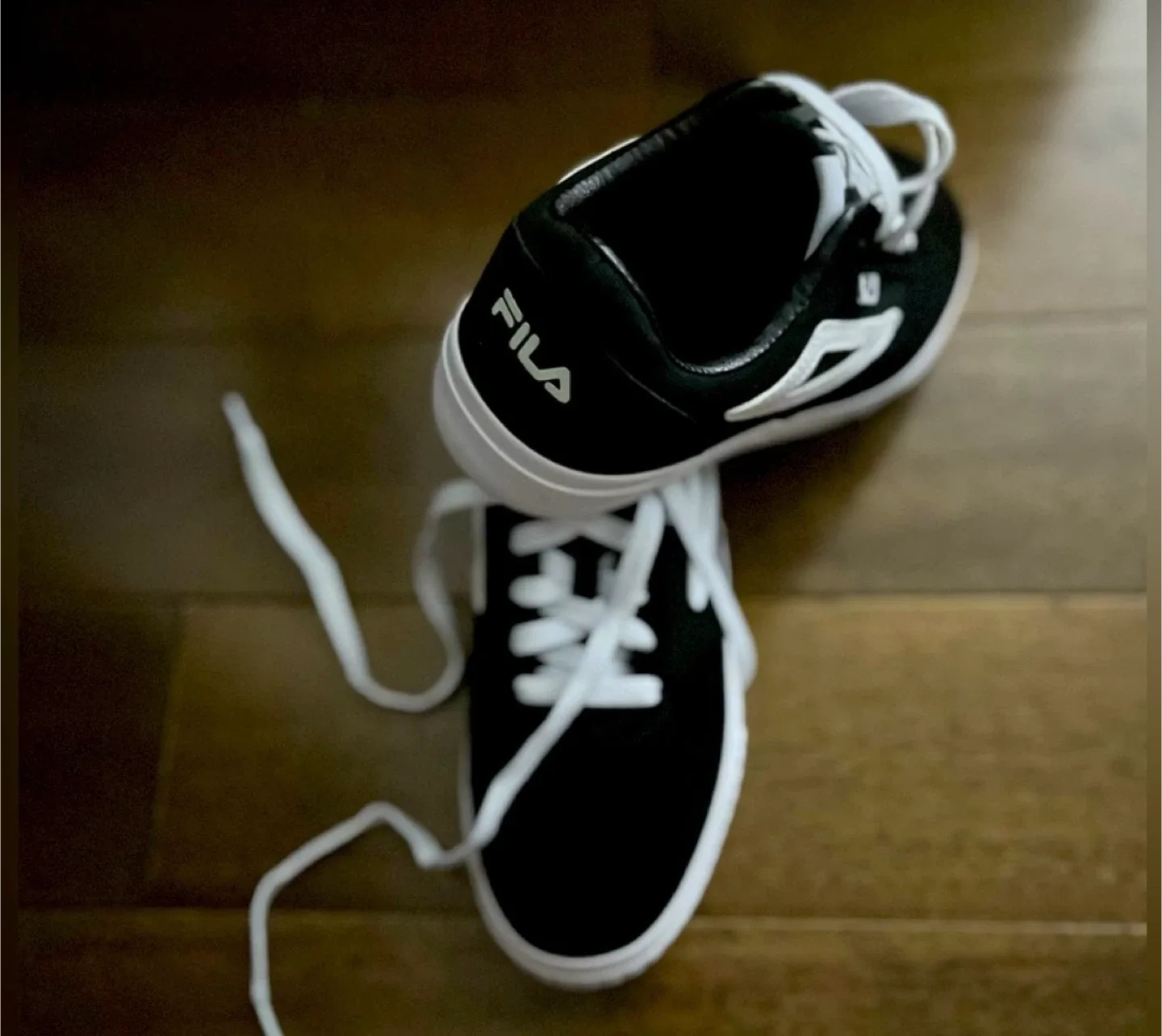 Women’s Fila Black Sneakers size 8