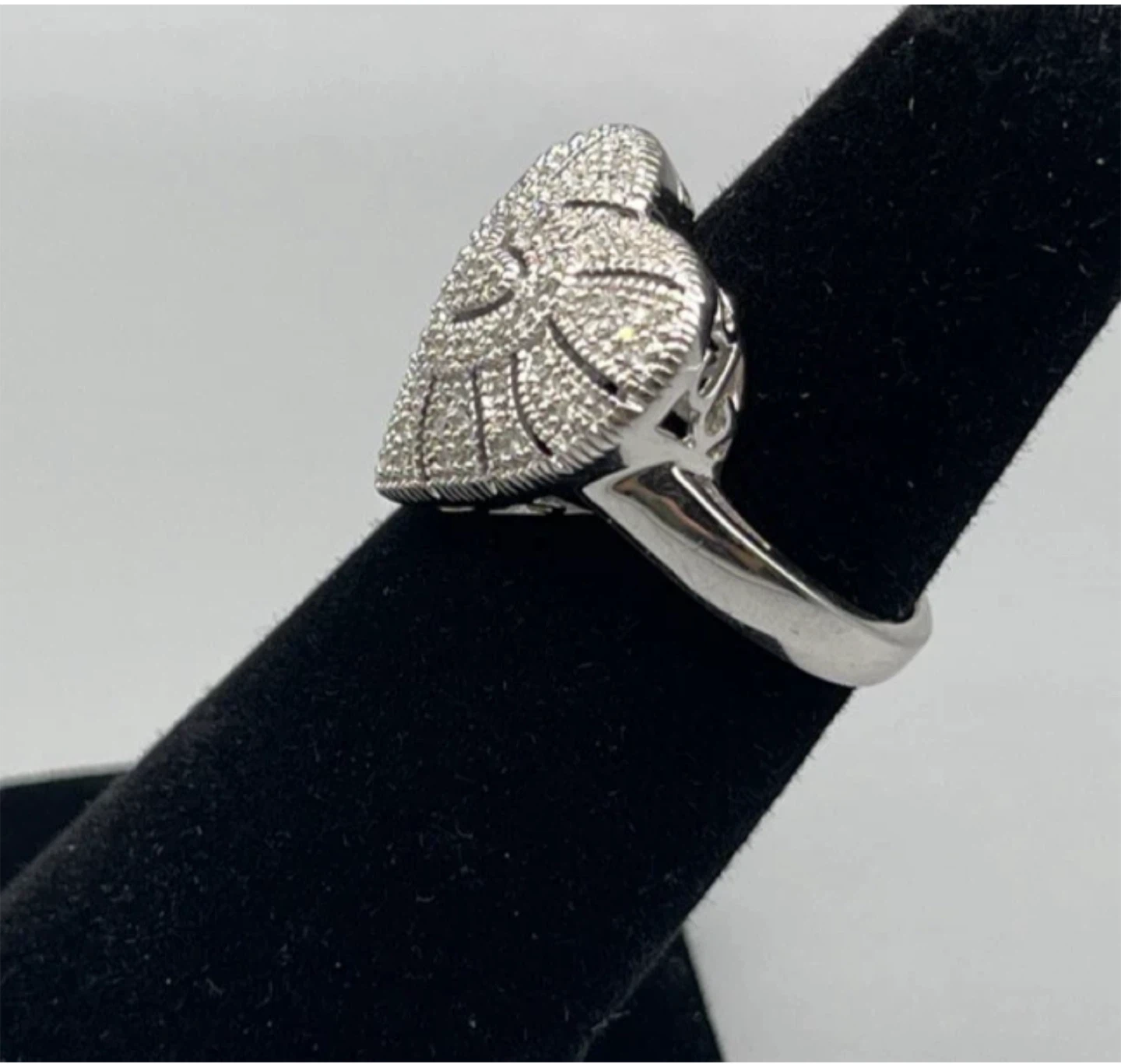 Heart-Shaped Sterling Silver Ring - photo 2