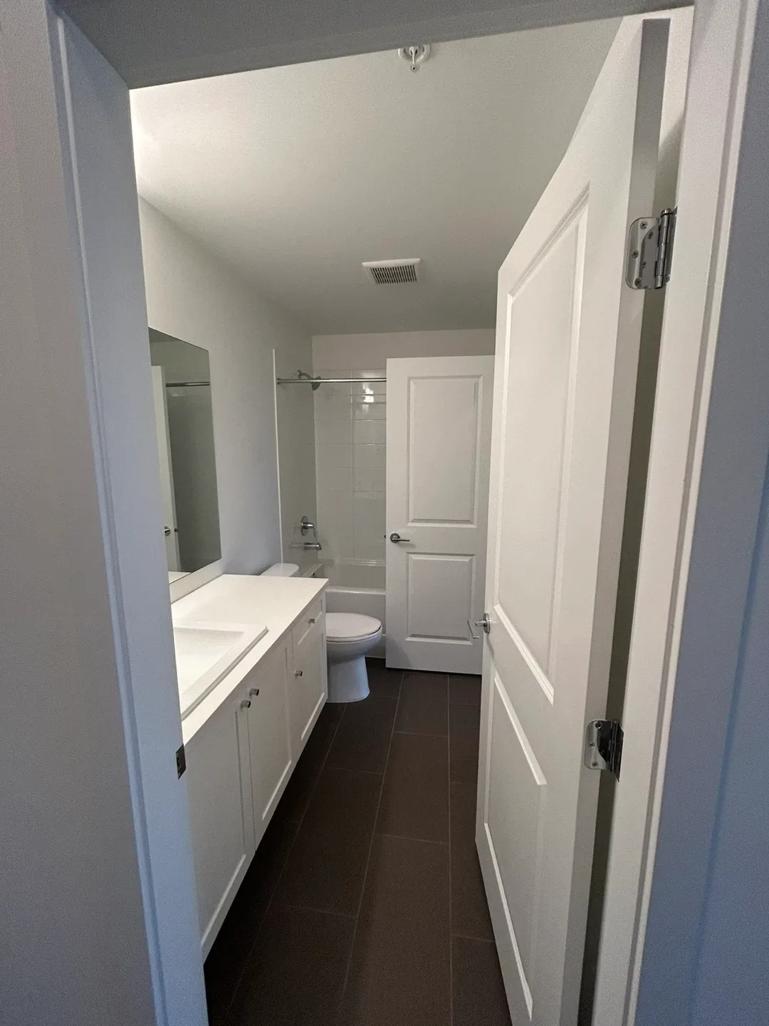 1 Bedroom plus Den Fourth Floor Fleetwood Apartment image indicator(2)