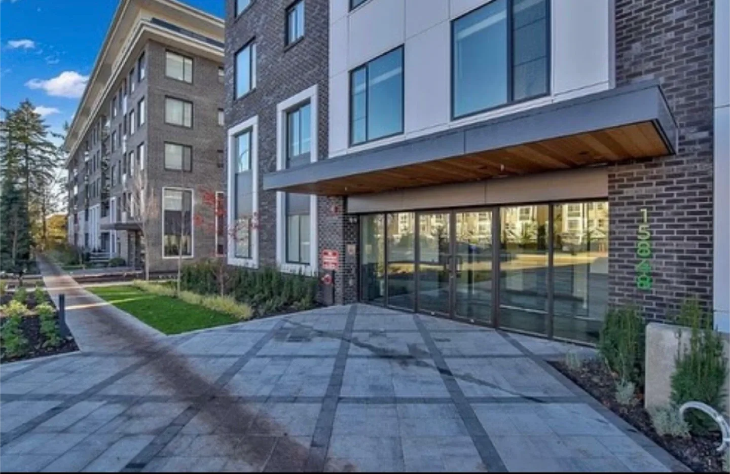 1 Bedroom plus Den Fourth Floor Fleetwood Apartment