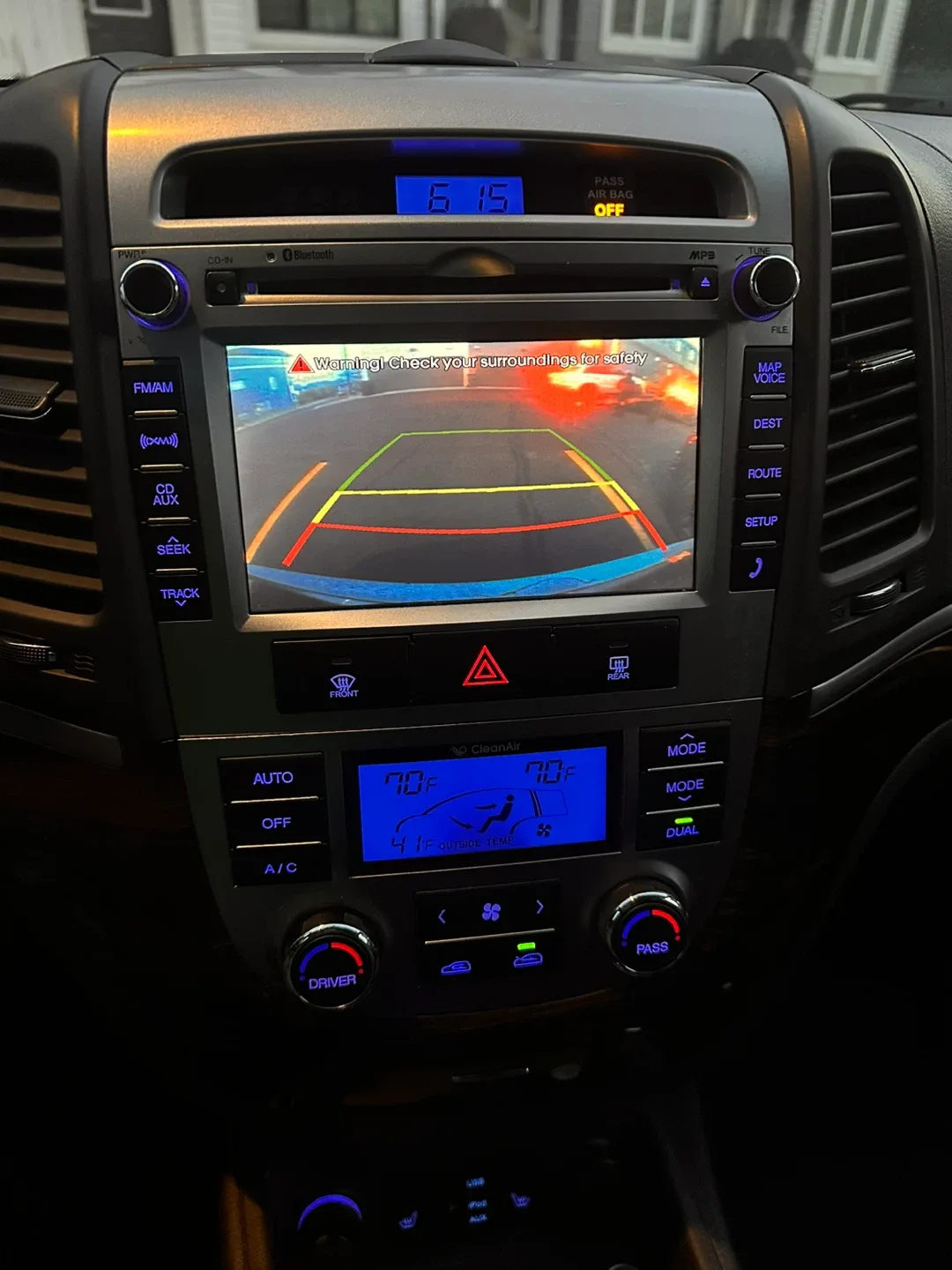 Hyundai Santa Fe SUV image indicator(5)