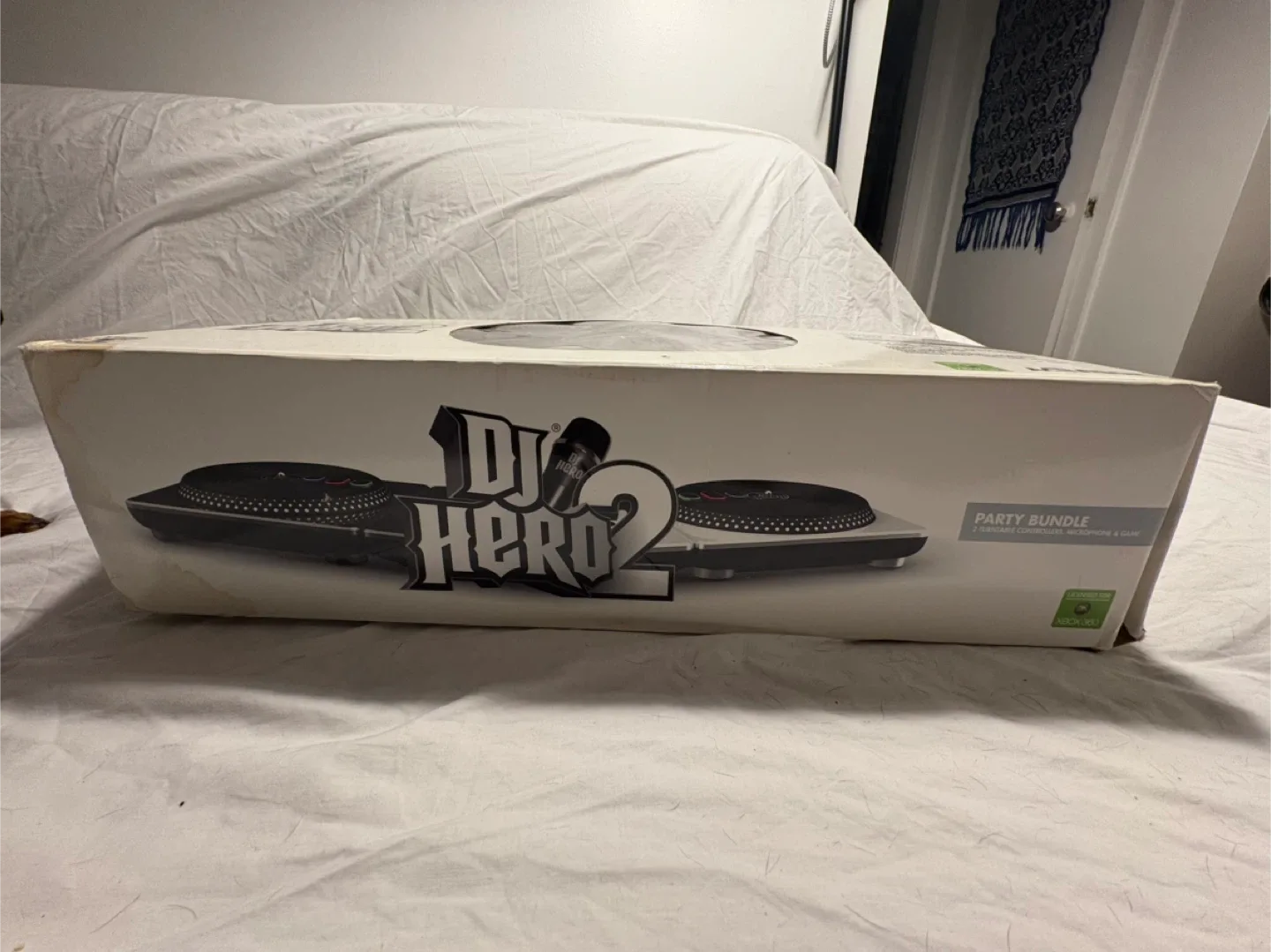 Brand New | DJ Hero 2 for Xbox 360 with Turntables & Mic image indicator(4)