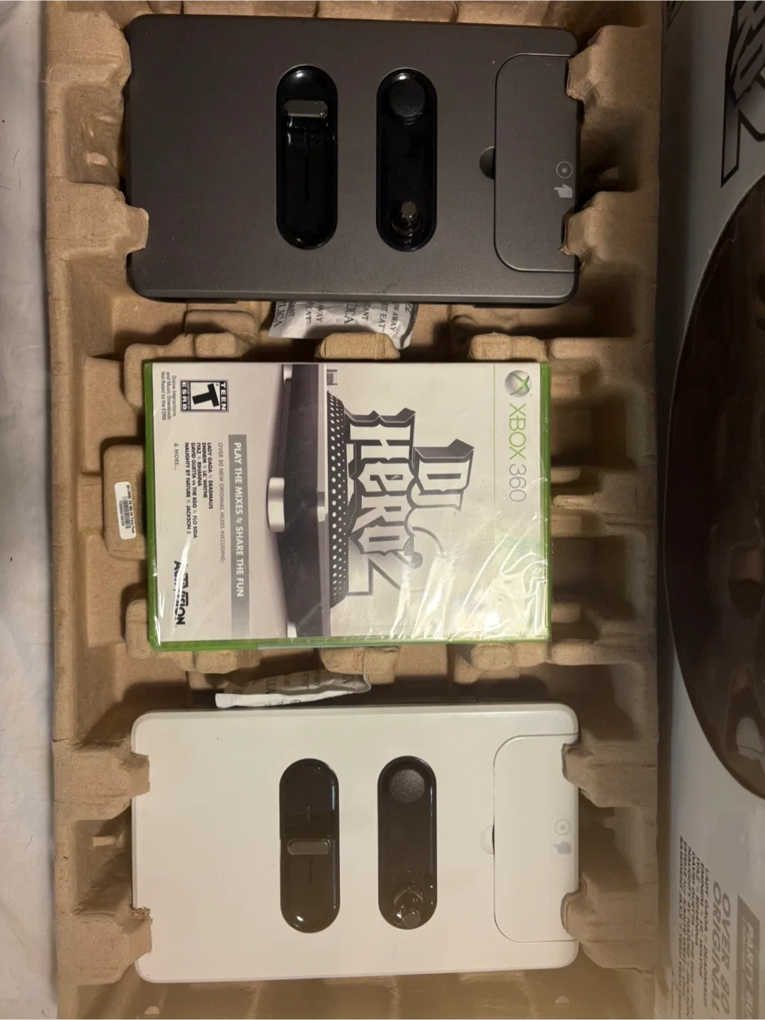 Brand New | DJ Hero 2 for Xbox 360 with Turntables & Mic image indicator(9)