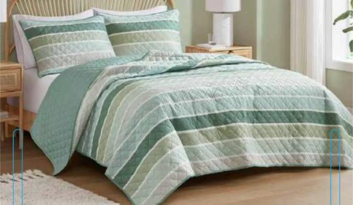 ✨ REVERSIBLE QUILT SET WITH TOTE BAG – KING & QUEEN ✨ image indicator(4)