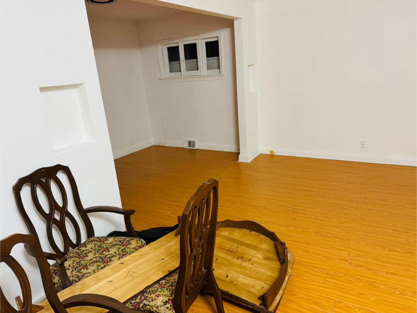 For Rent!! Apartment $600/ Month image indicator(5)