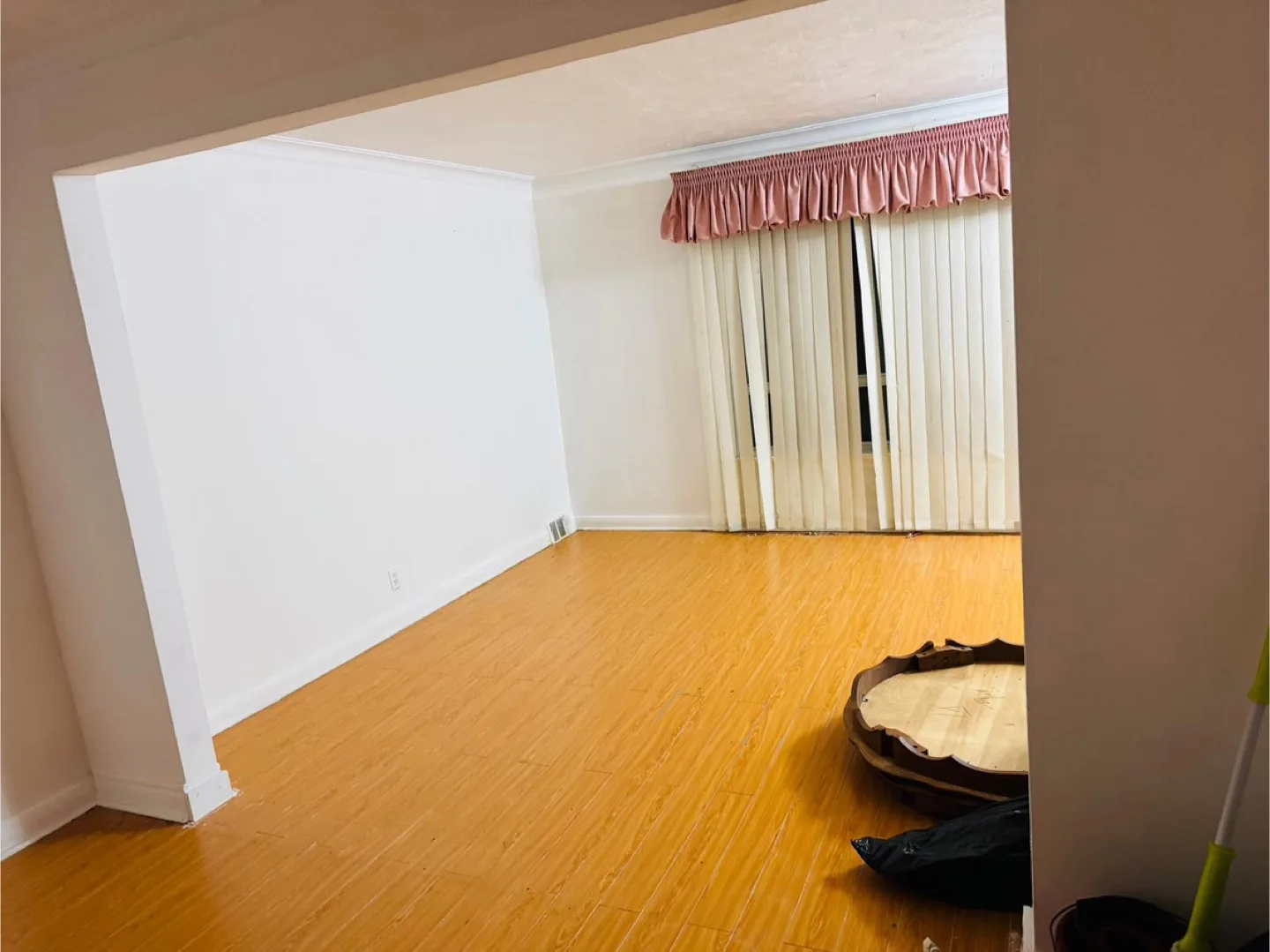 For Rent!! Apartment $600/ Month image indicator(6)