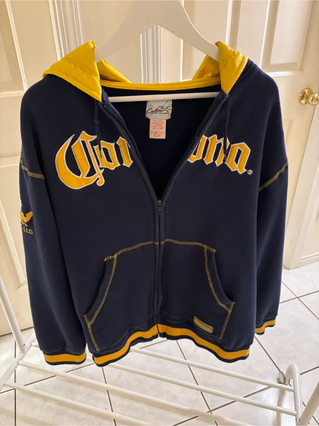 🟦 🧡 Men’s Corona Zip Zip-Up Hoodie - Size XL  🧡🟦 image indicator(2)