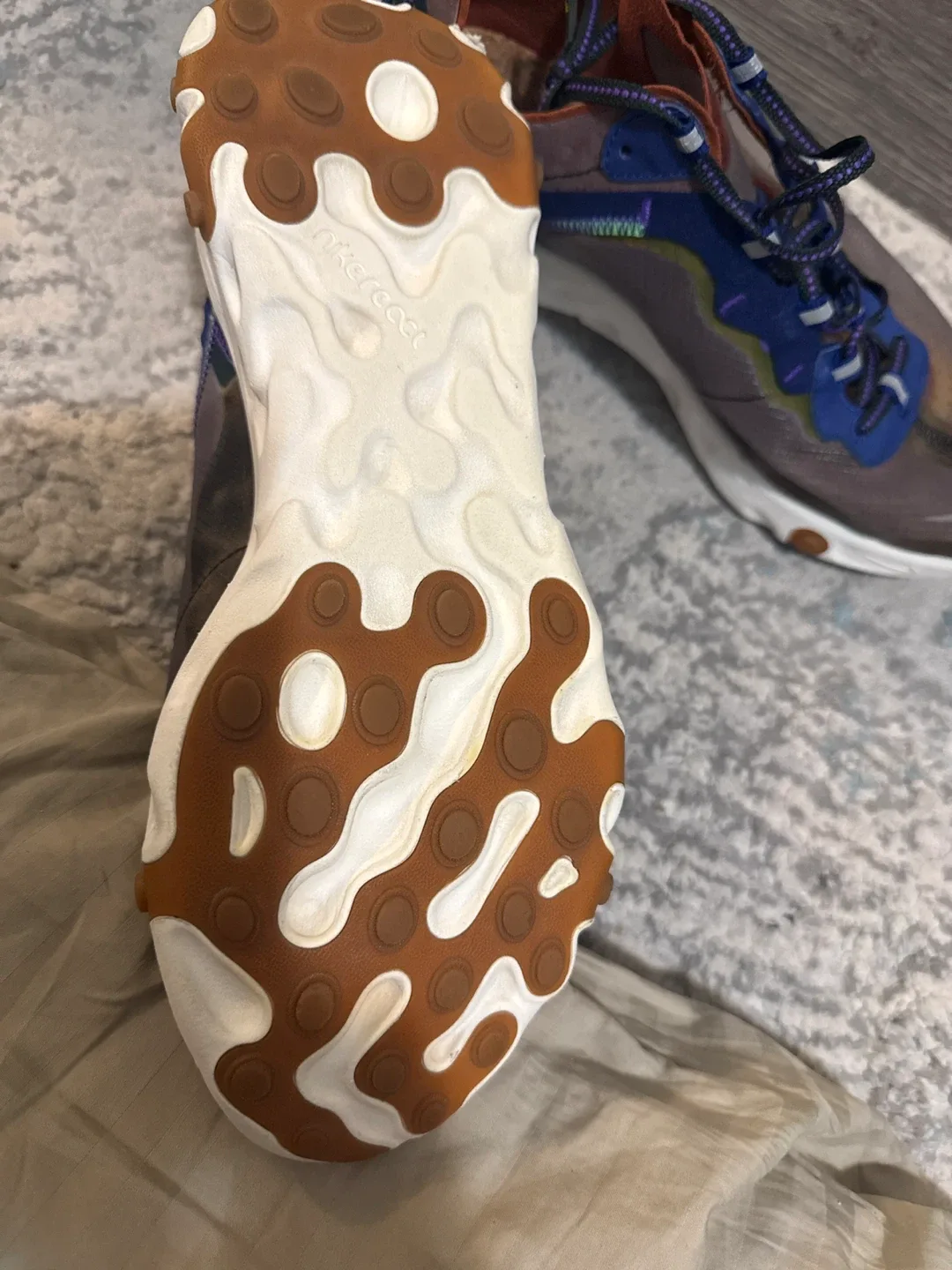 Nike React Element 87 Dusty Peach US Men's 9.5 image indicator(3)