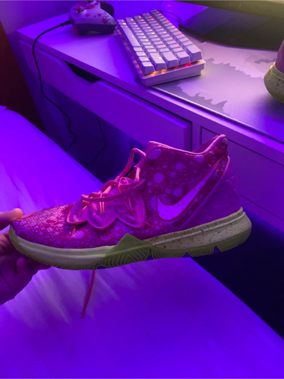 Nike Kyrie 5 Pink/Yellow Sneakers image indicator(2)