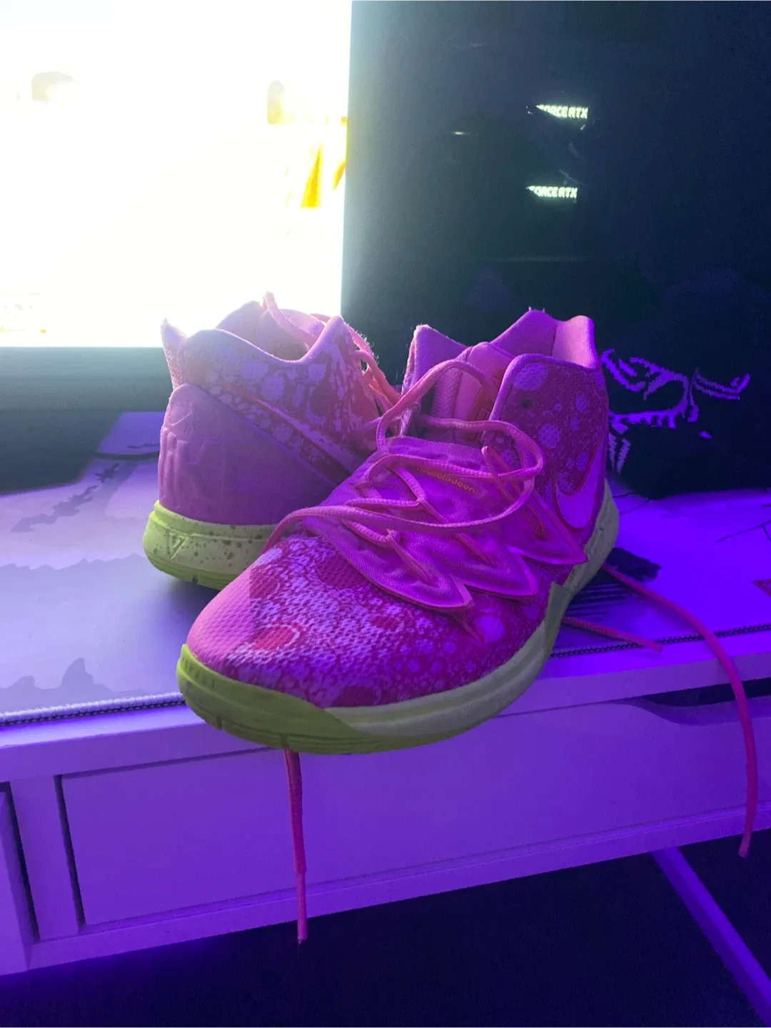 Nike Kyrie 5 Pink/Yellow Sneakers