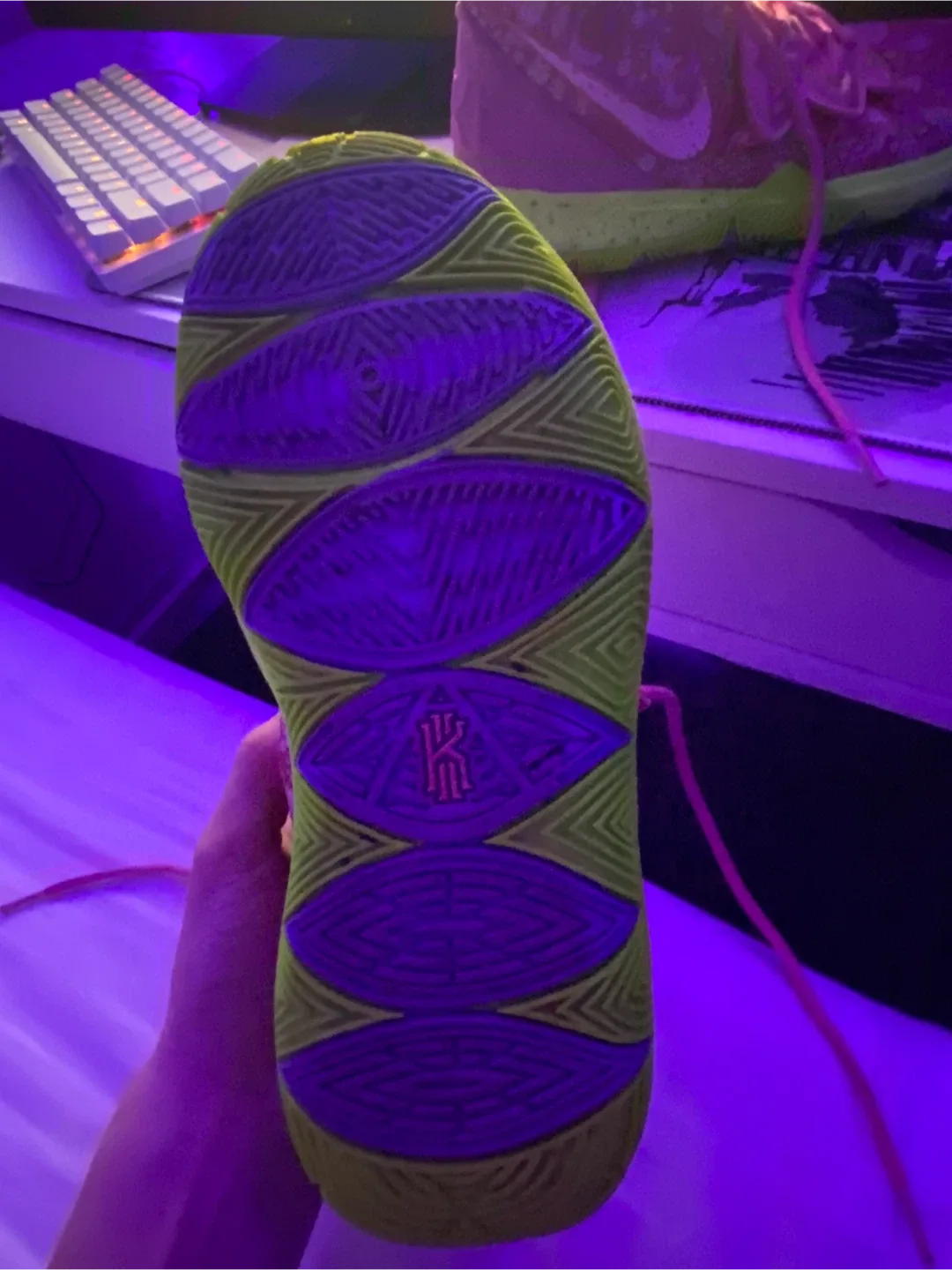 Nike Kyrie 5 Pink/Yellow Sneakers image indicator(4)