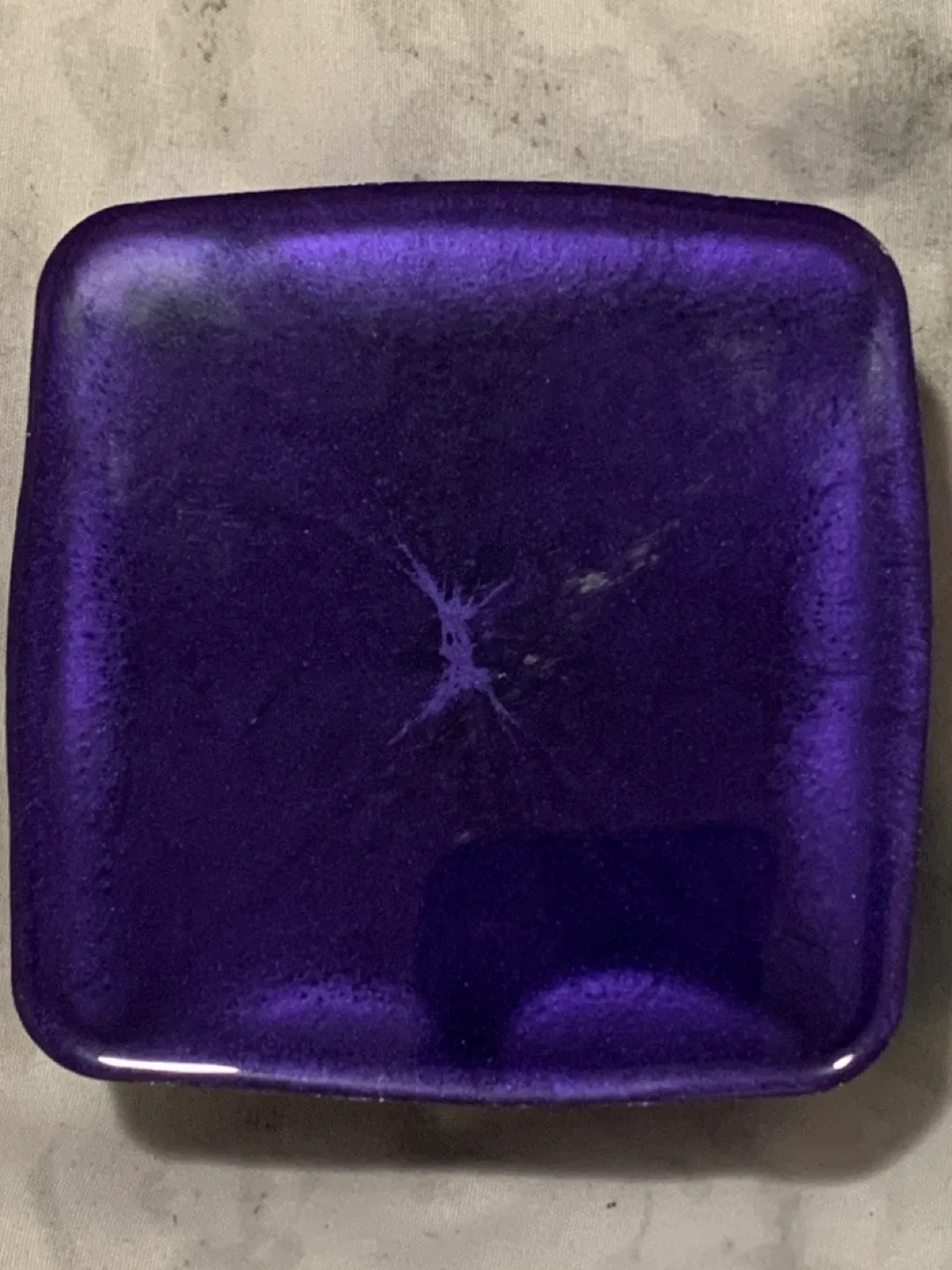 Purple Resin Ashtray with Finger Heart Design image indicator(2)