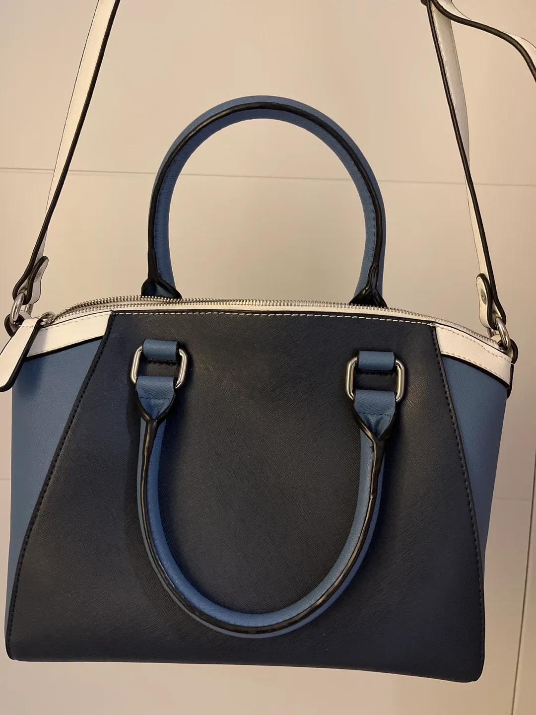 Guess Blue & White Satchel Bag image indicator(3)