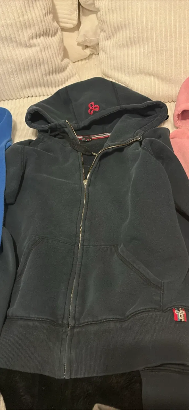 Bench Hoodies - Blue, Pink, Yellow, Grey image indicator(2)