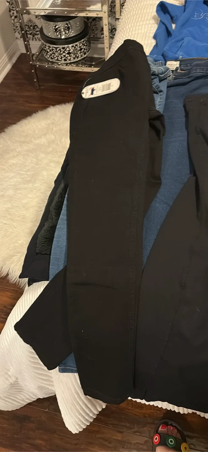 Bench Hoodies - Blue, Pink, Yellow, Grey image indicator(6)