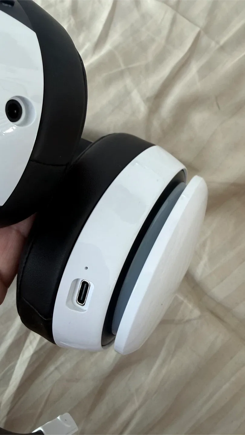 LucidSound Captain 300 Wireless Gaming Headset image indicator(2)