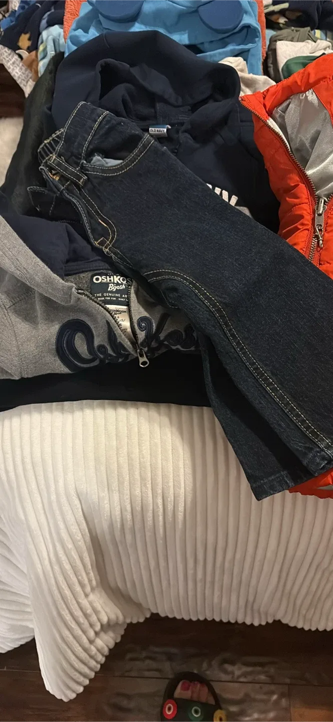 Kids' Clothing Bundle: Lacoste, Roots, Nike & More! image indicator(2)