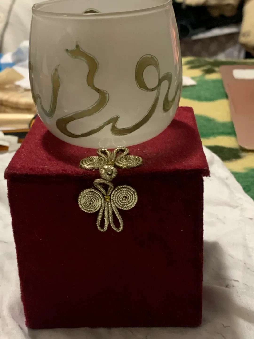 Angel Design Candle Holder with Velvet Box image indicator(2)