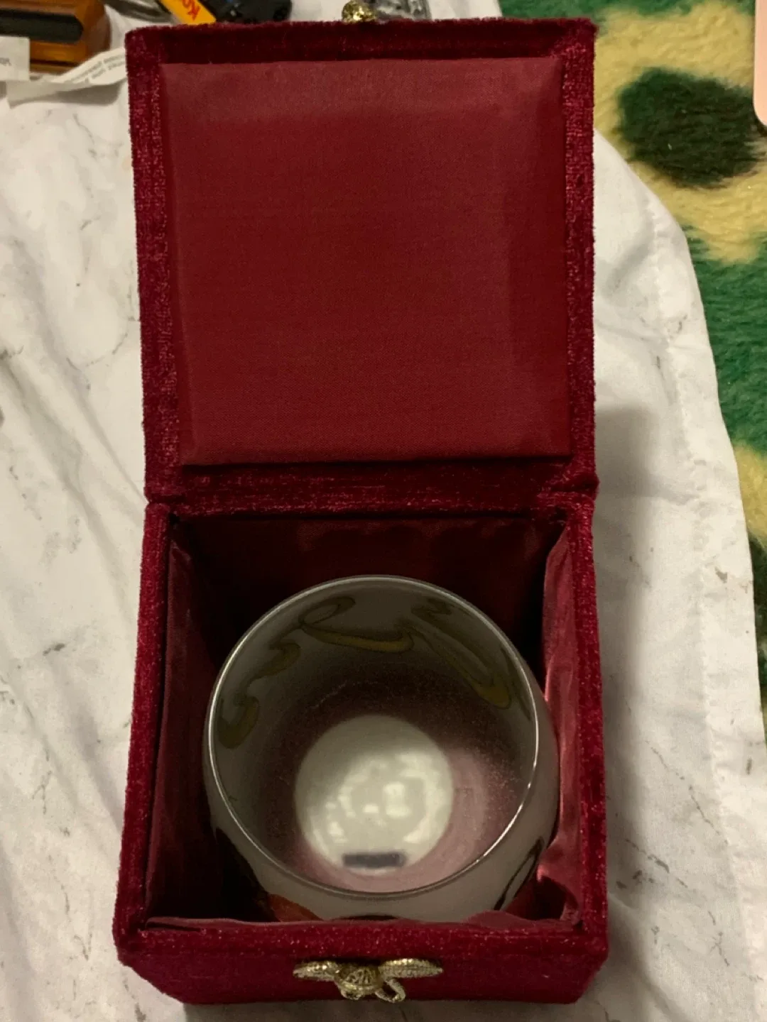 Angel Design Candle Holder with Velvet Box image indicator(6)