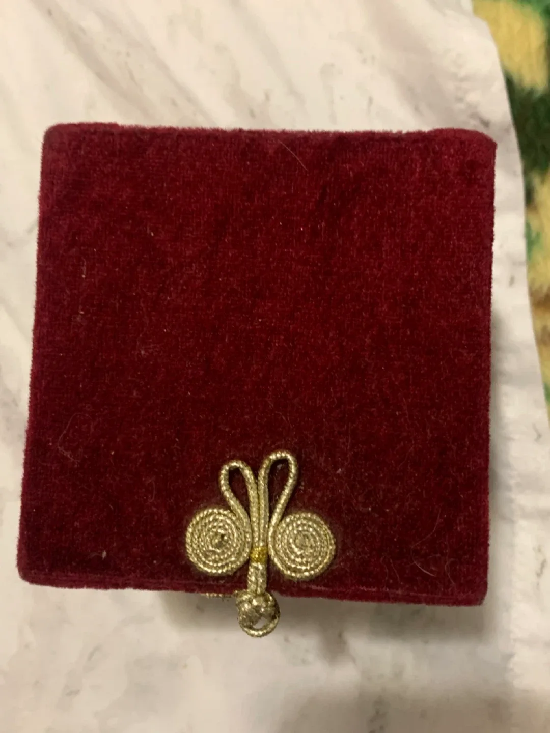 Angel Design Candle Holder with Velvet Box image indicator(4)