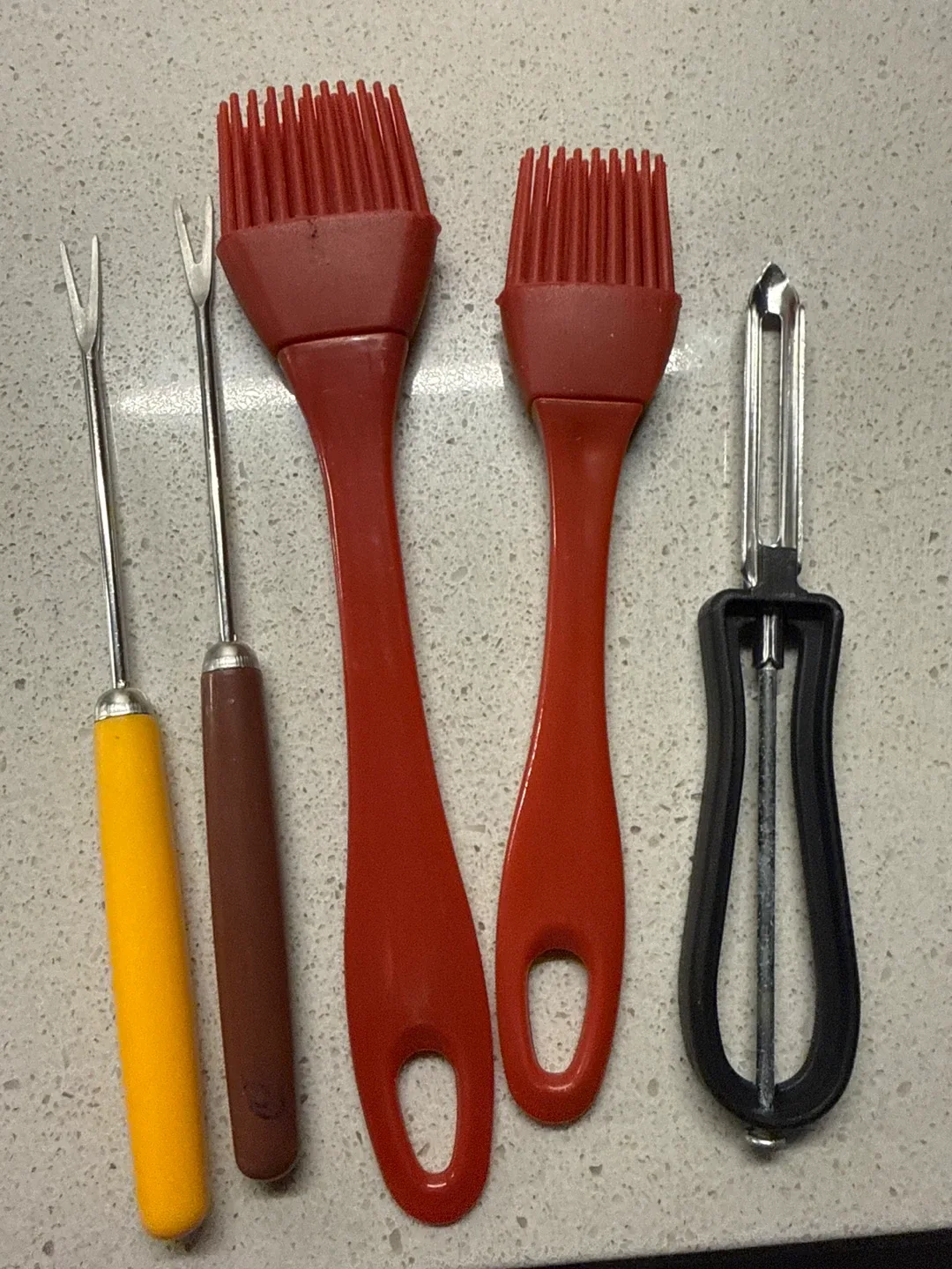 Kitchen Utensil Set - Forks, Brushes, Peeler