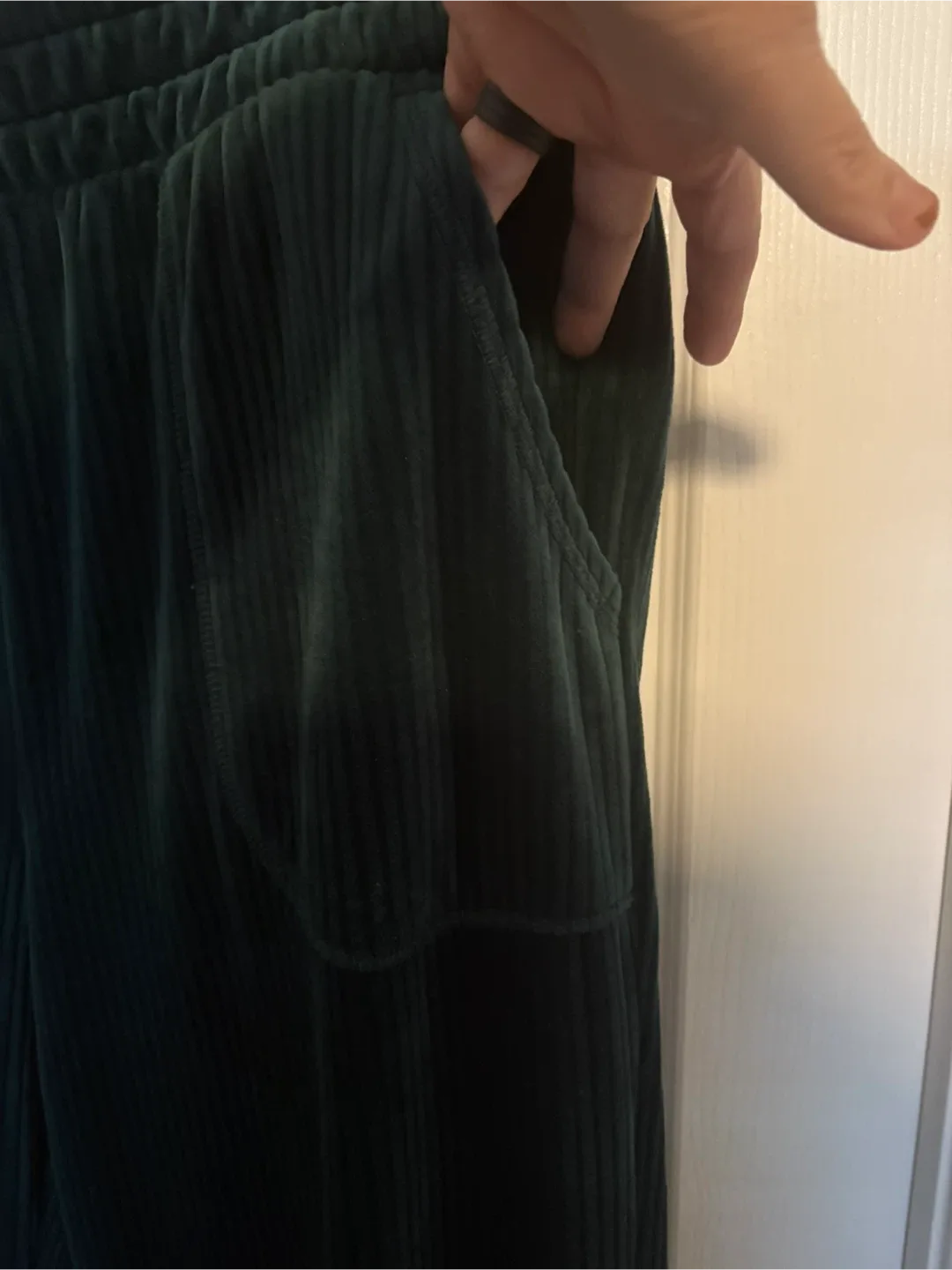 Rever Hayes Green Velvet Loungewear Set (XL) image indicator(4)