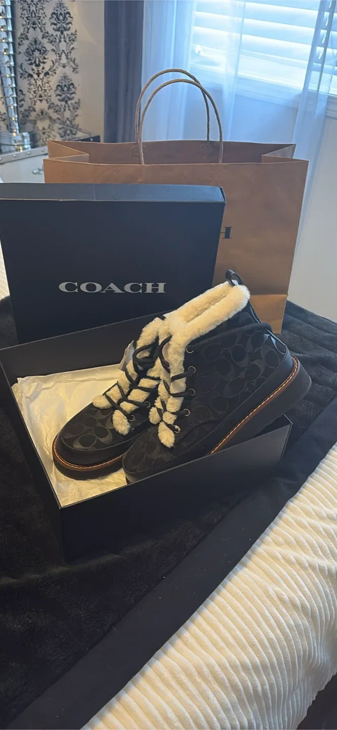 Coach CE325 Black Winter Boots - Size 7.5 image indicator(2)