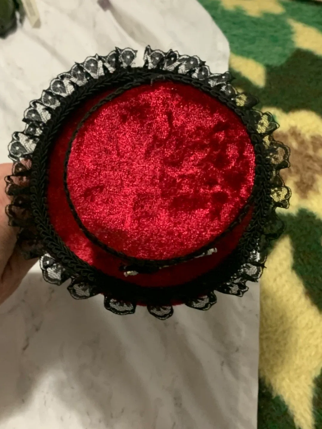 Red Velvet Mini Top Hat Headband image indicator(4)