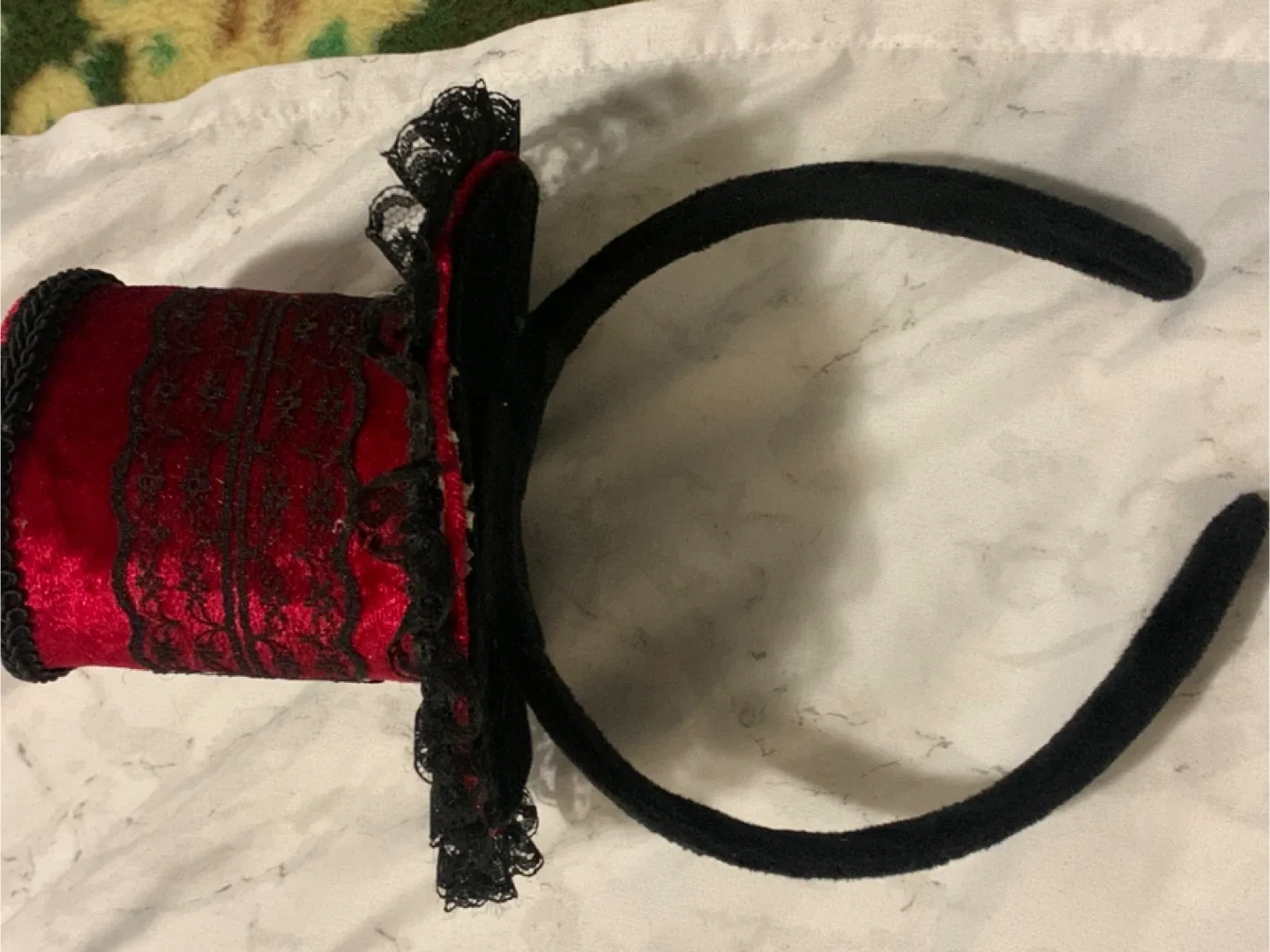 Red Velvet Mini Top Hat Headband image indicator(2)