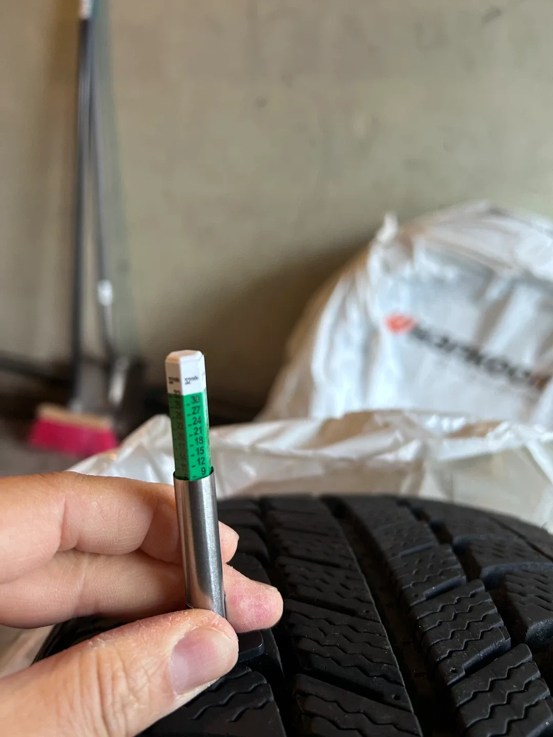 Michelin Green X 225/60R18 Winter Tire image indicator(3)