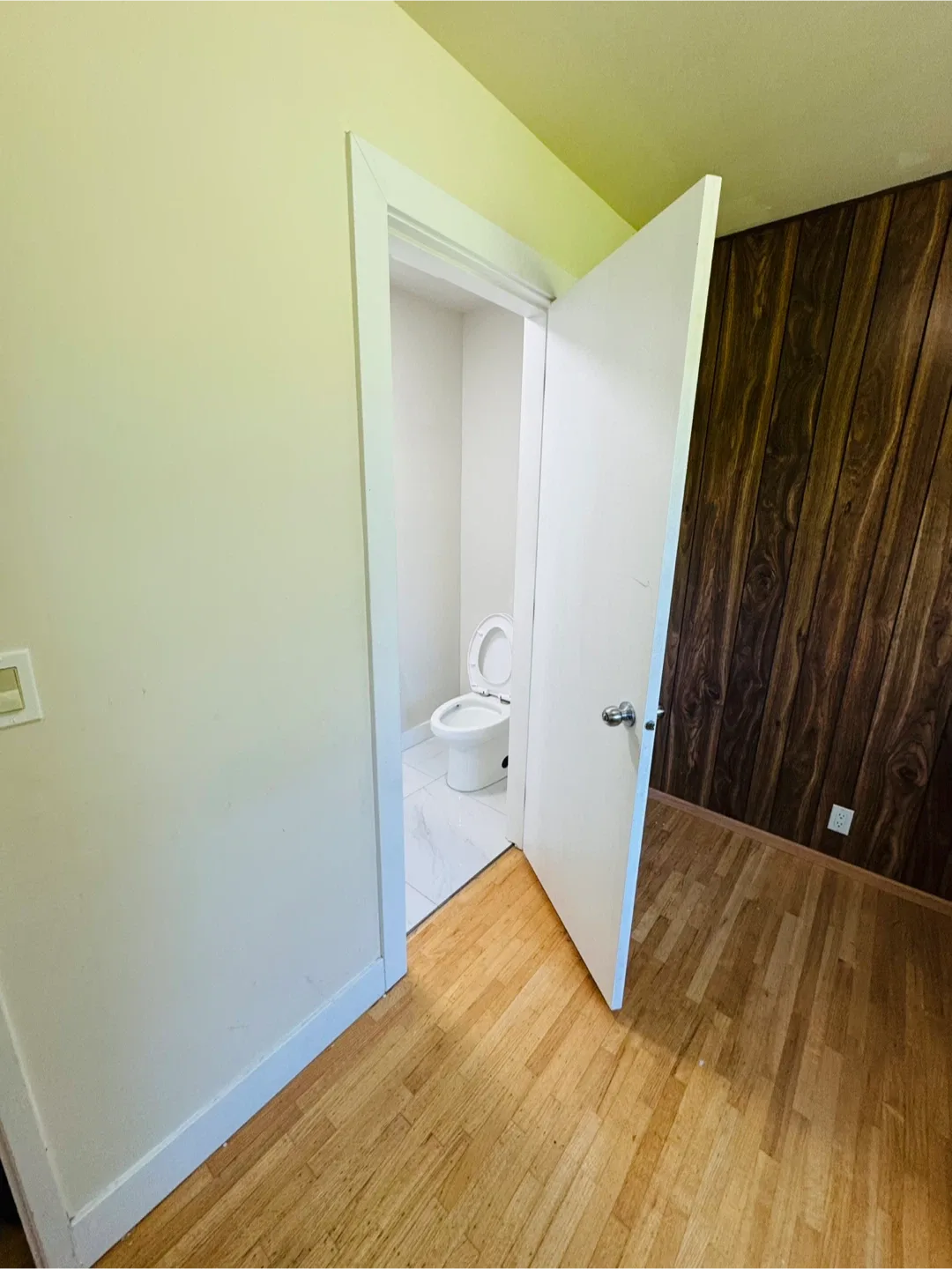 Room for rent image indicator(5)