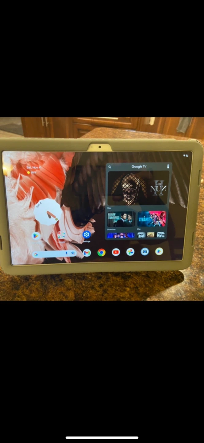 Google Pixel Tablet with Charging Speaker Dock
