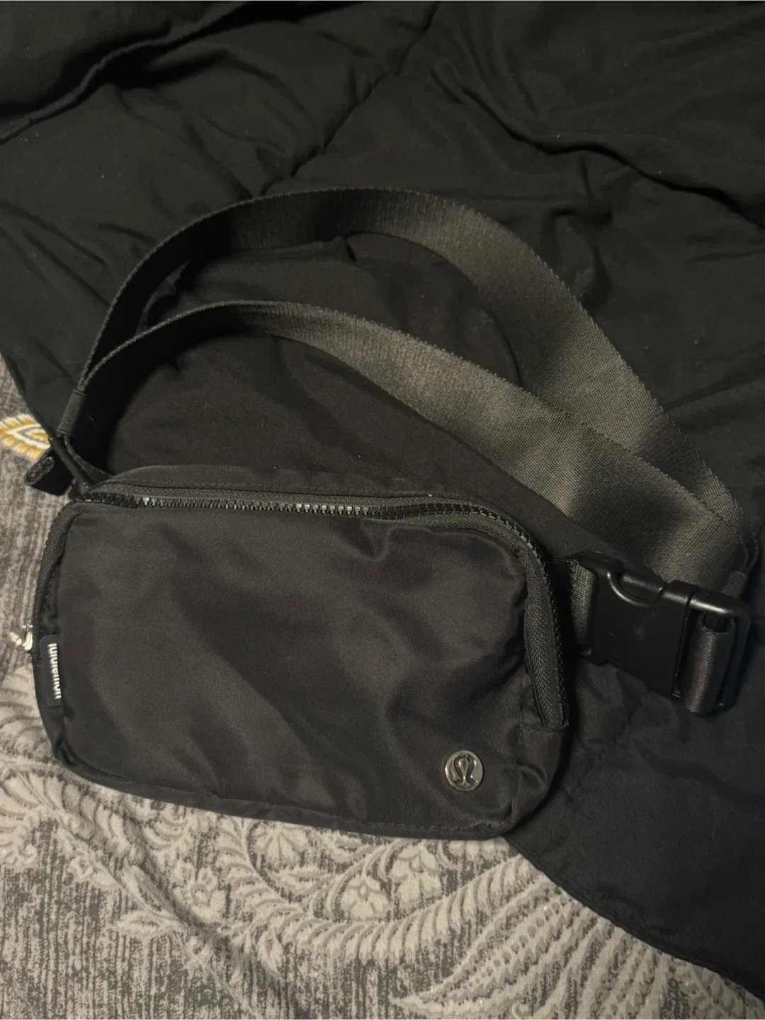 Lululemon Everywhere Belt Bag Black