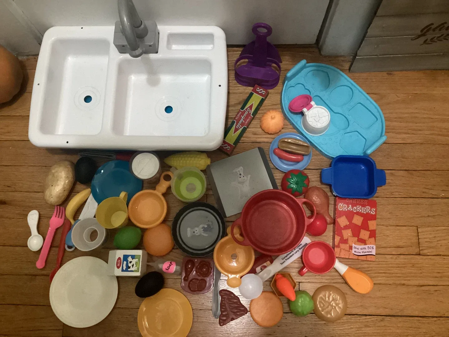 Kids Play Kitchen Sink & Food Set