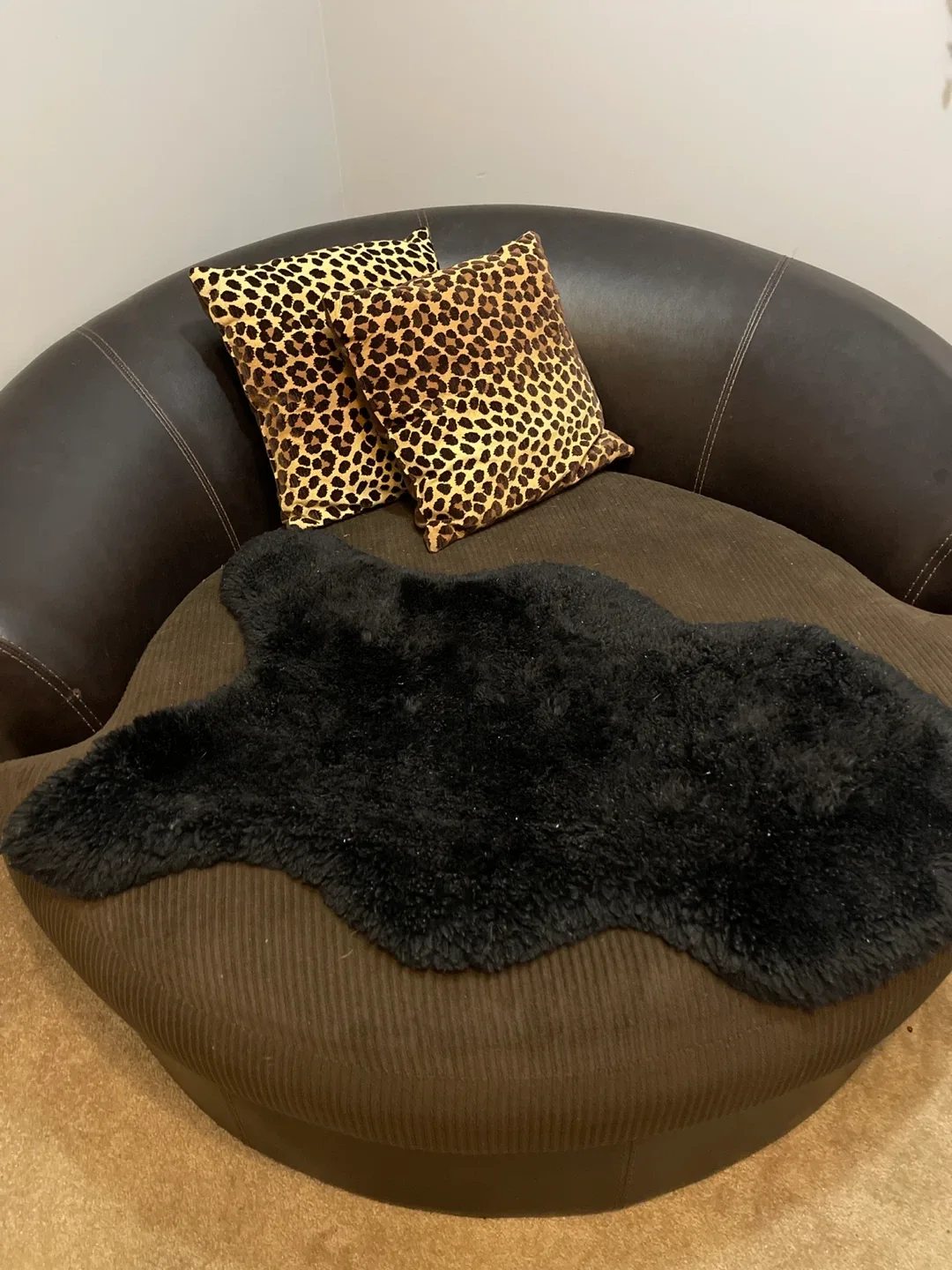 Selling this huge comfy chair:) big enough to sleep on!