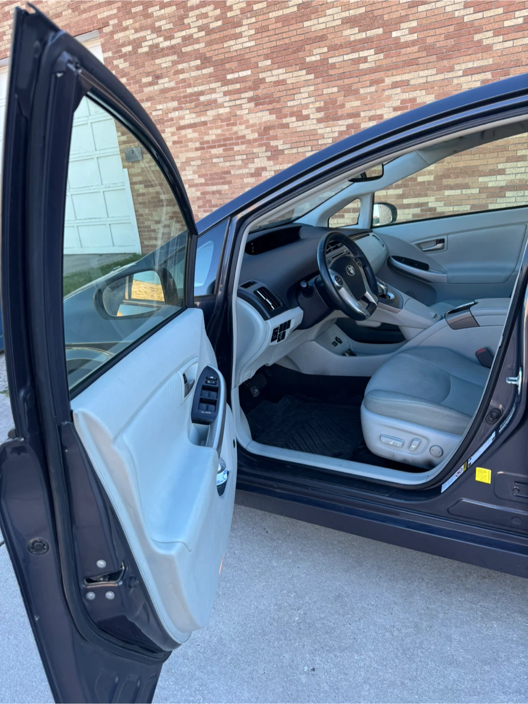 2015 TOYOTA PRIUS ONE - photo 5